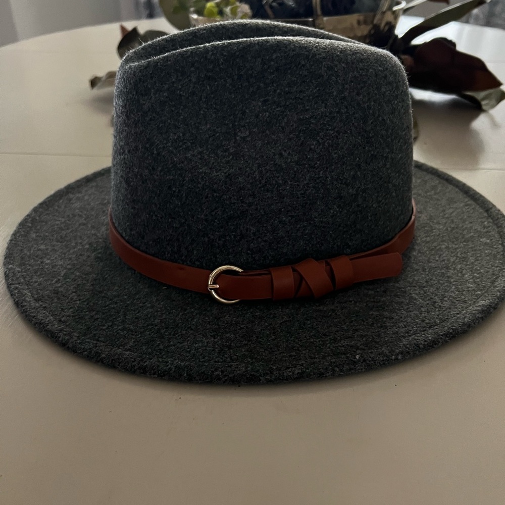 Altar'd State gray felt wide brimmed hat